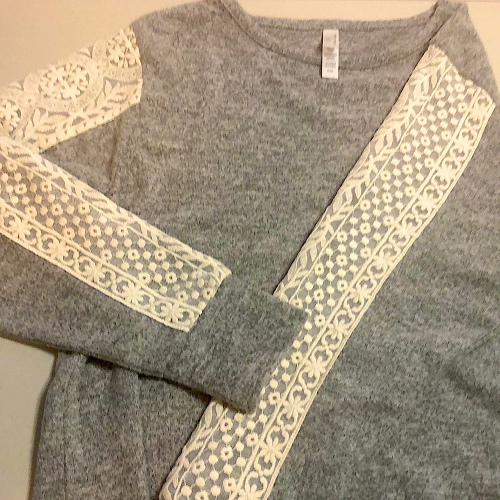 Flora Nikrooz Gray Sweatshirt with Lace Arm Details Size Medium